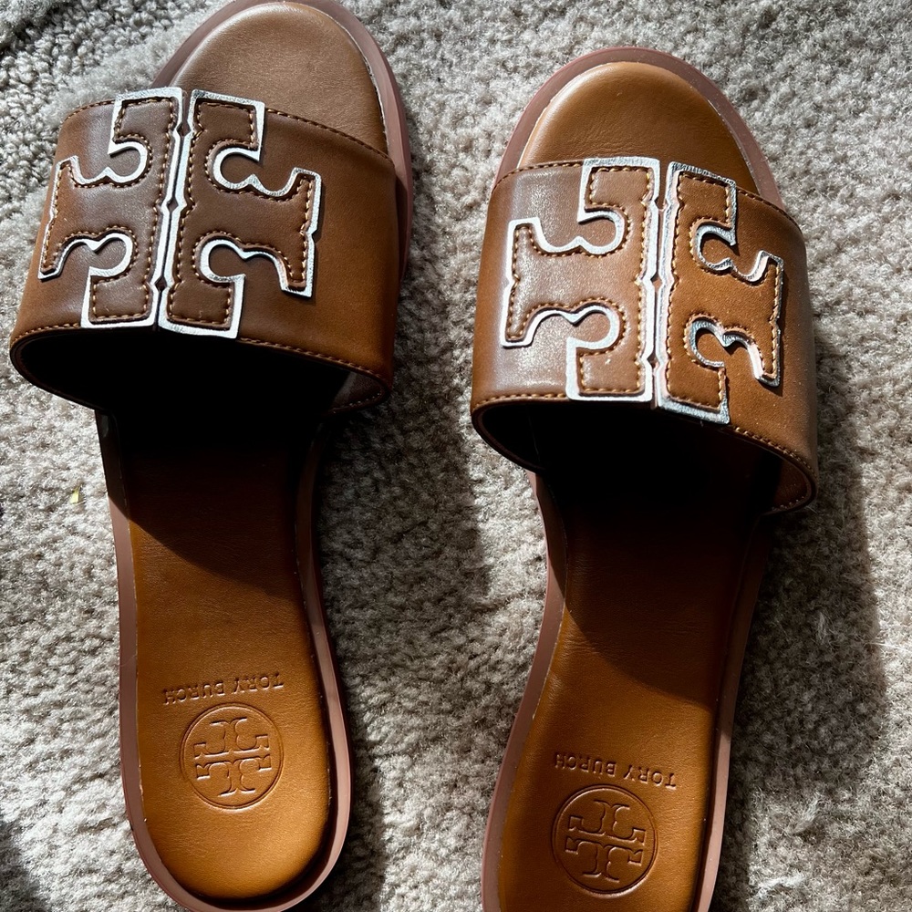 NEW TB Tan sandals
